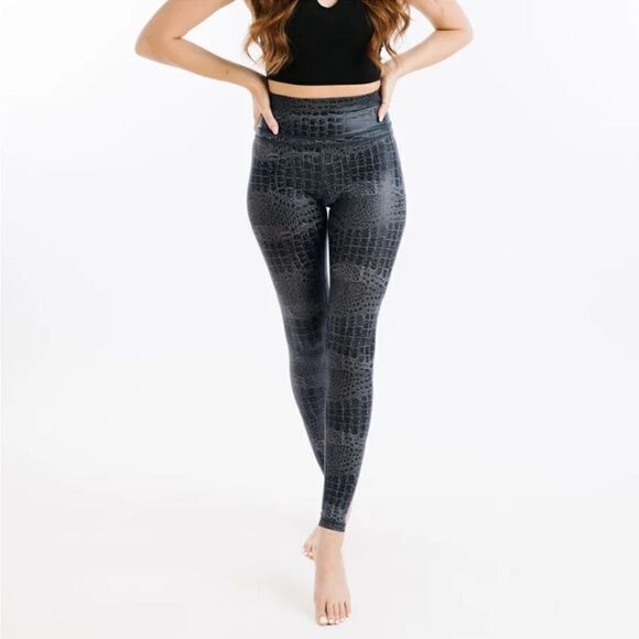 NEW WITH TAGS ZYIA ACTIVE GRAY ARMOR LIGHT N TIGHT 28” LEGGINGS SIZE 8-10 - Picture 1 of 11